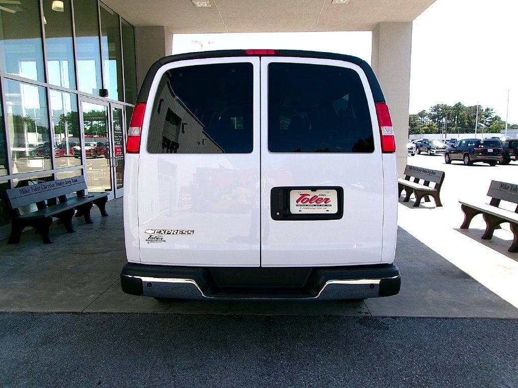 2024 Chevrolet Express 3500 LT Passenger