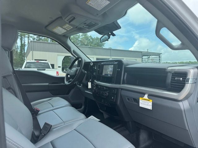 2024 Ford Chassis Cab F-350® XL