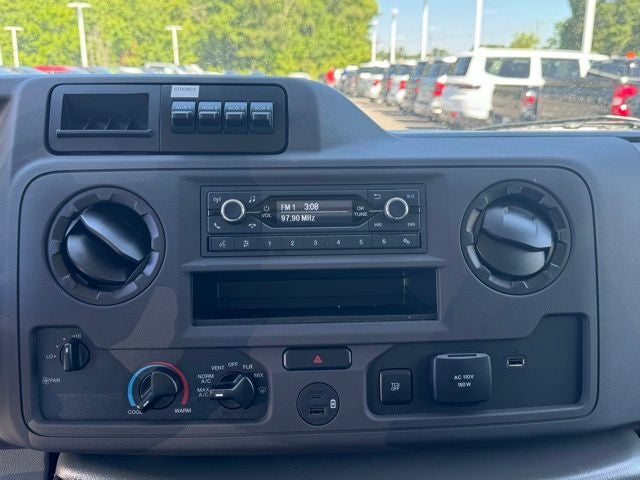 2025 Ford Econoline Cutaway E-350 SRW