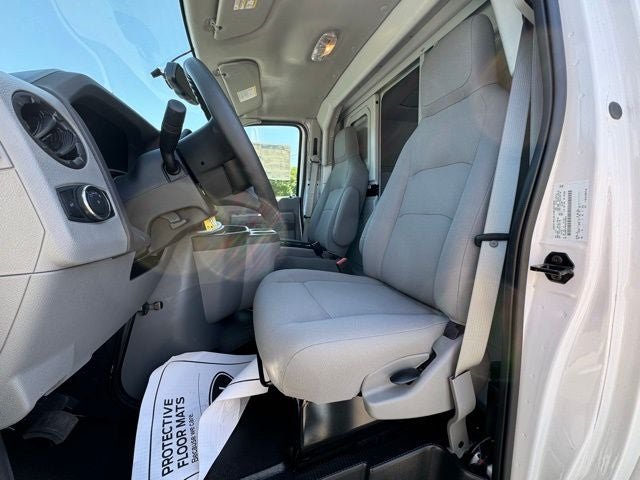 2025 Ford Econoline Cutaway E-350 SRW