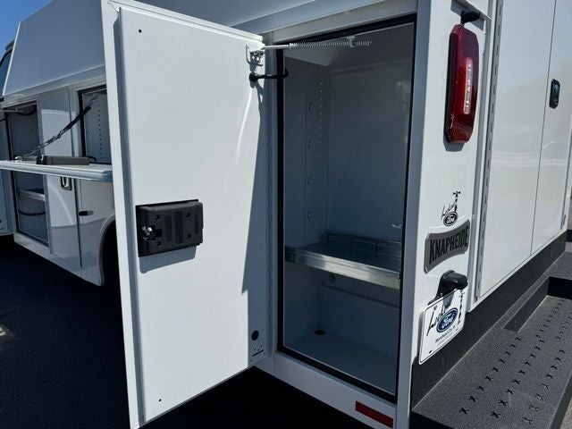 2025 Ford Econoline Cutaway E-350 SRW