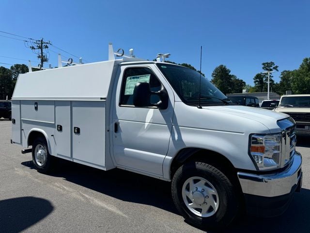 2025 Ford Econoline Cutaway E-350 SRW