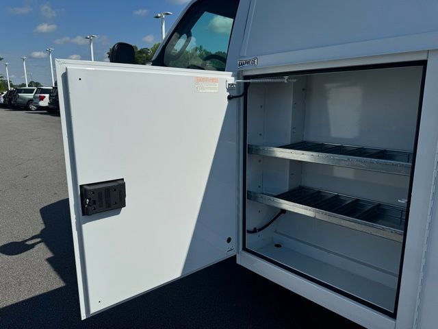 2025 Ford Econoline Cutaway E-350 SRW