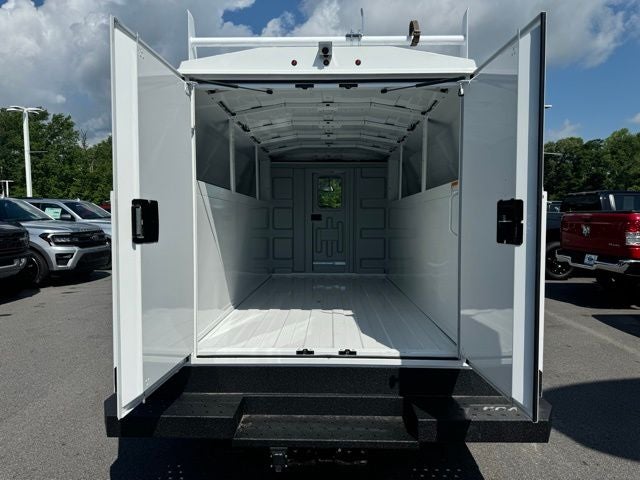 2025 Ford Econoline Cutaway E-350 SRW