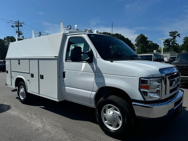 2025 Ford Econoline Cutaway E-350 SRW
