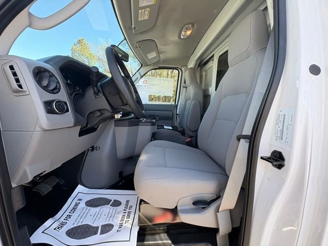 2025 Ford Econoline Cutaway E-350 SRW