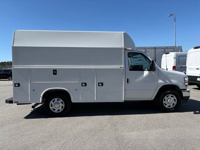 2025 Ford Econoline Cutaway E-350 SRW