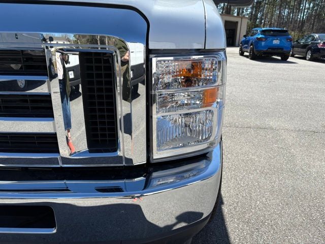 2025 Ford Econoline Cutaway E-350 SRW