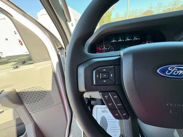 2025 Ford Econoline Cutaway E-350 SRW