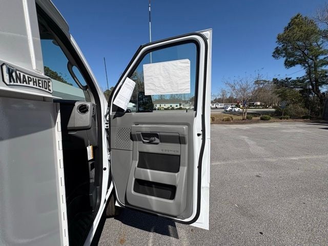2025 Ford Econoline Cutaway E-350 SRW