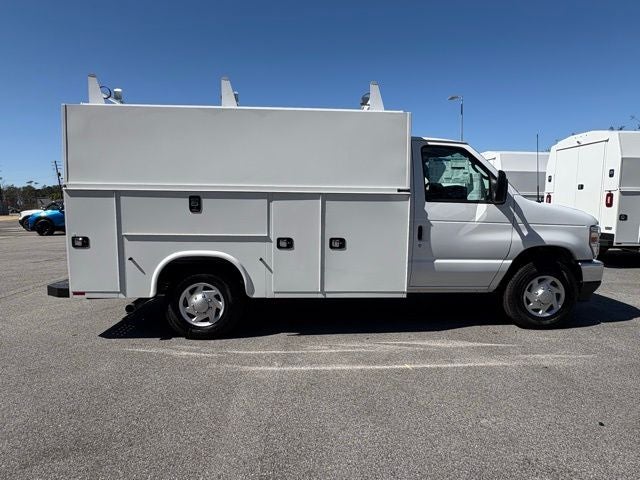 2025 Ford Econoline Cutaway E-350 SRW