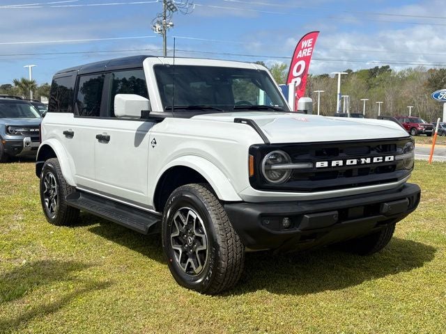 2026 Ford Bronco Outer Banks®