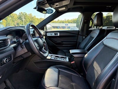 2024 Ford Explorer ST-Line