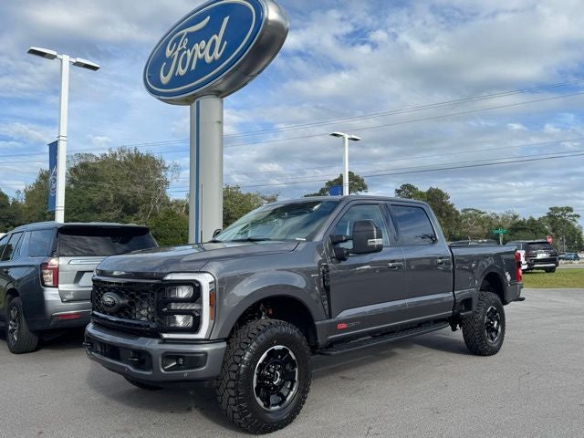 2026 Ford Super Duty F-350® Lariat®