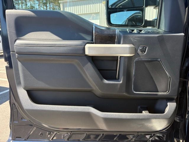 2022 Ford F-350SD Lariat