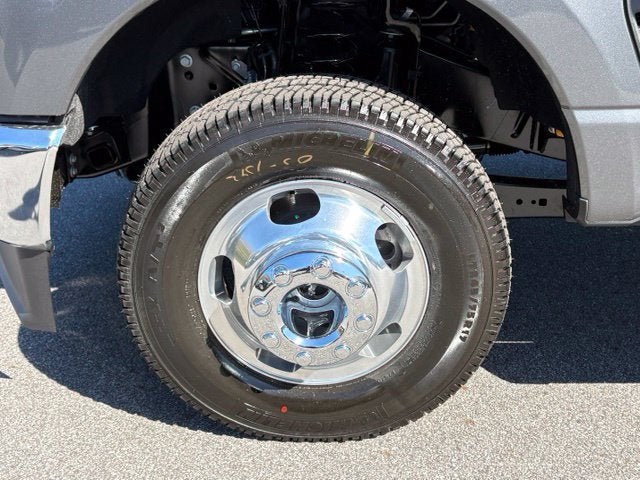 2027 Ford Super Duty F-350® XLT