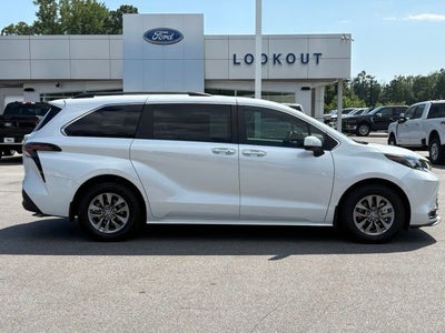 2024 Toyota Sienna XLE 7 Passenger
