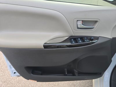 2019 Toyota Sienna XLE Premium 8 Passenger