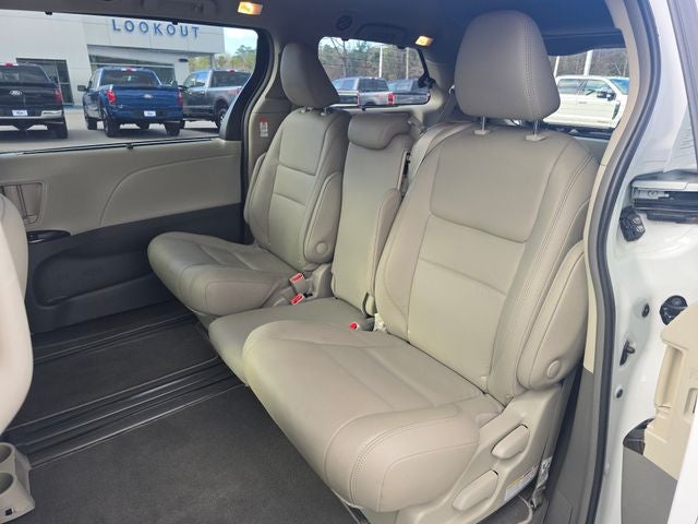 2019 Toyota Sienna XLE Premium 8 Passenger