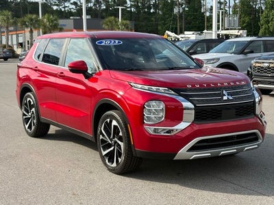 2023 Mitsubishi Outlander SE