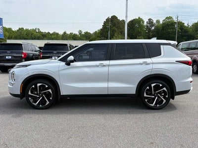 2024 Mitsubishi Outlander SE