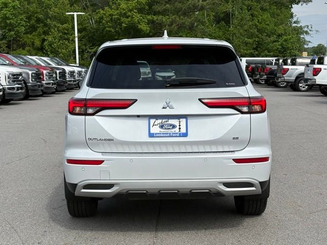 2024 Mitsubishi Outlander SE