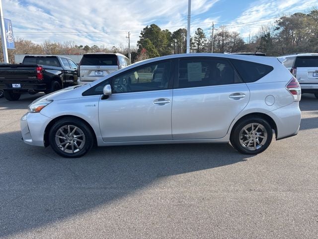 2016 Toyota Prius v Three