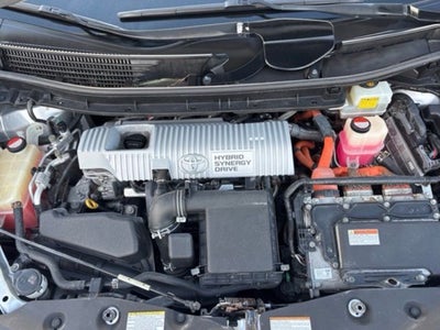 2016 Toyota Prius v Three