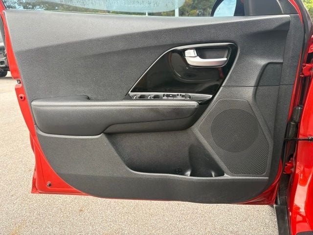 2022 Kia Niro LXS