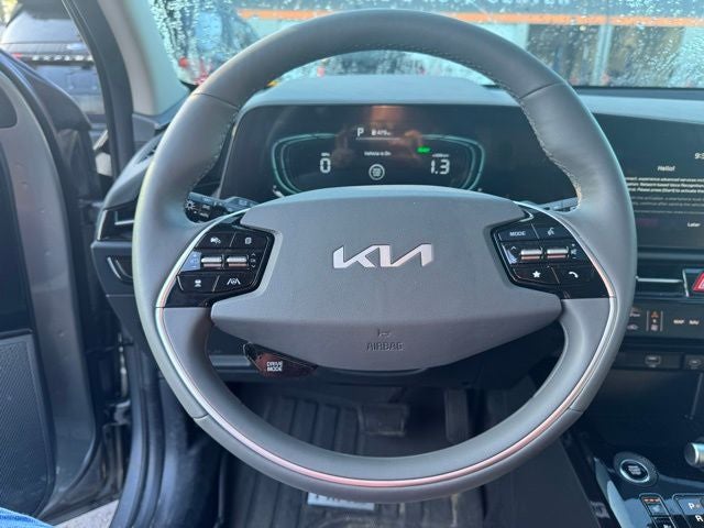 2025 Kia Niro SX