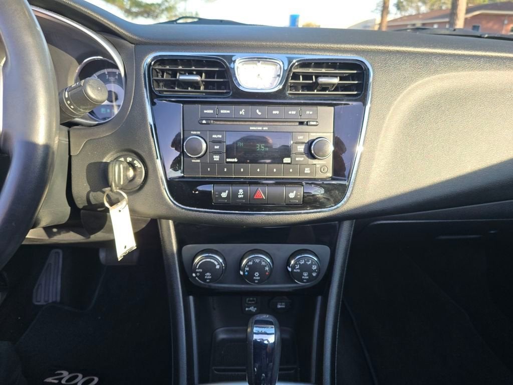 2011 Chrysler 200 Touring