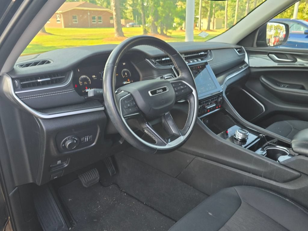 2022 Jeep Grand Cherokee L Laredo 4x2