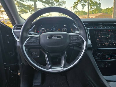 2022 Jeep Grand Cherokee L Laredo 4x2