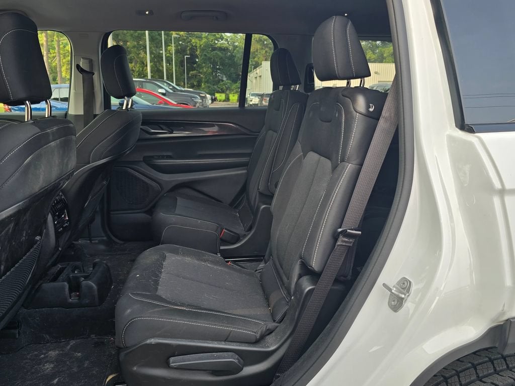 2023 Jeep Grand Cherokee L Laredo 4x4