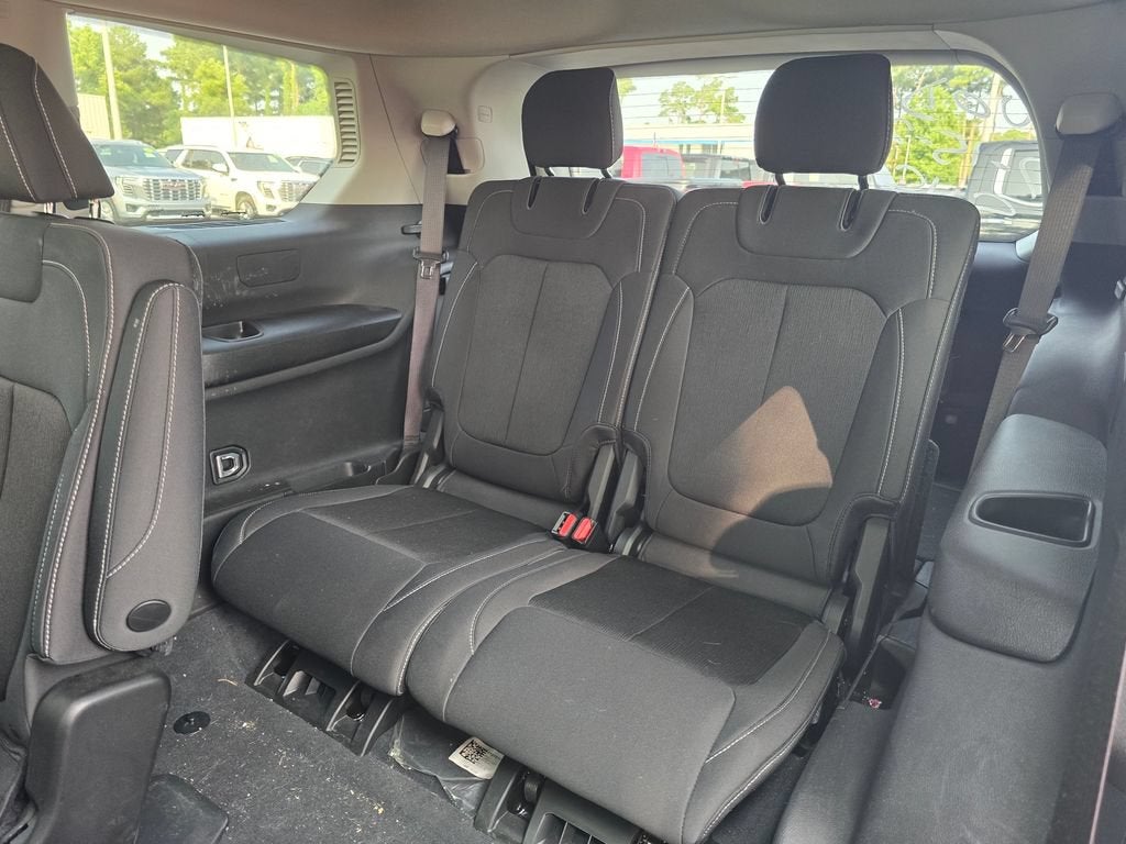 2023 Jeep Grand Cherokee L Laredo 4x4