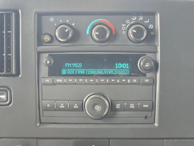 2025 Chevrolet Express Passenger 1LT