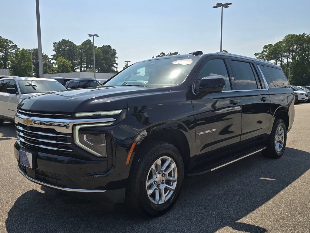 2025 Chevrolet Suburban LT
