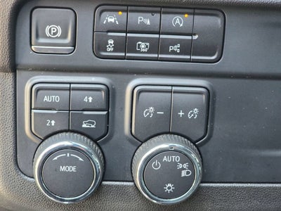 2025 Chevrolet Suburban LT