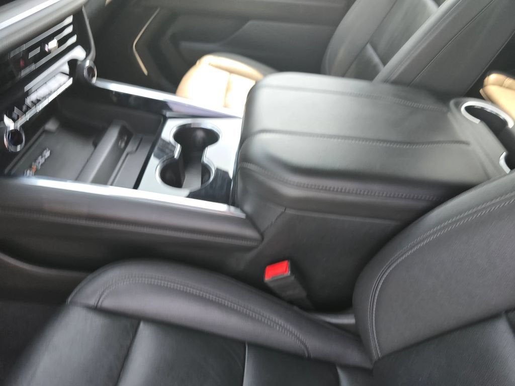 2025 Chevrolet Suburban LT
