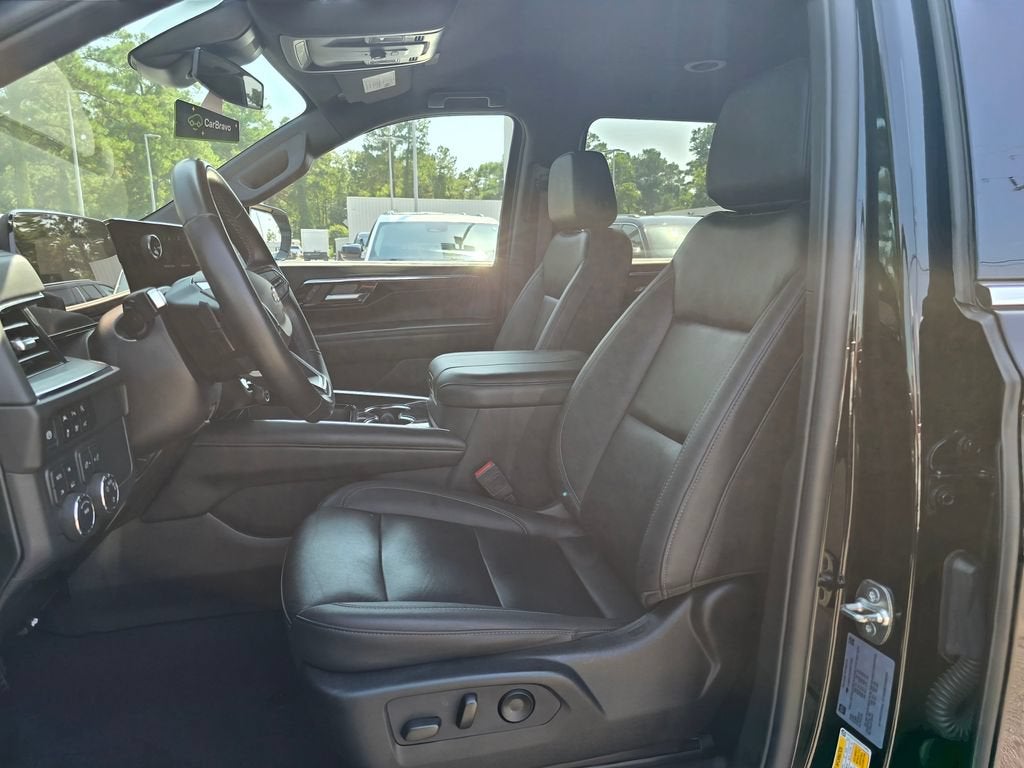 2025 Chevrolet Suburban LT