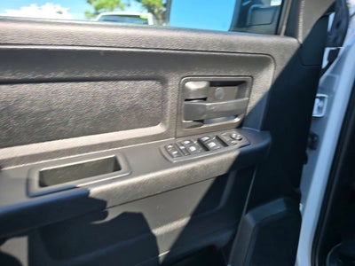 2020 RAM 1500 Classic Tradesman Crew Cab 4x2 5'7" Box