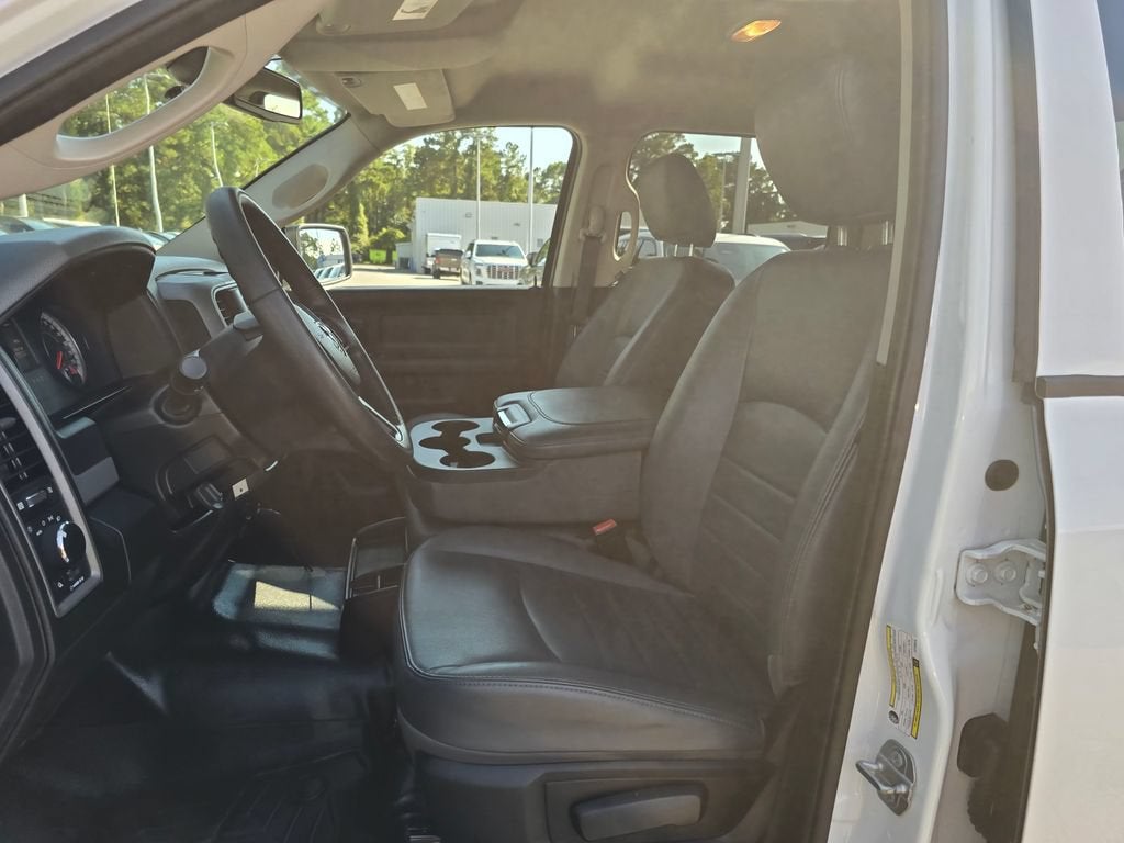 2020 RAM 1500 Classic Tradesman Crew Cab 4x2 5'7" Box
