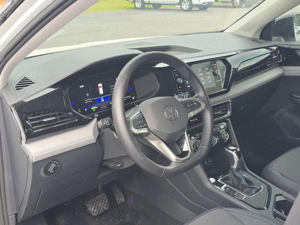 2024 Volkswagen Taos 1.5T SE Black