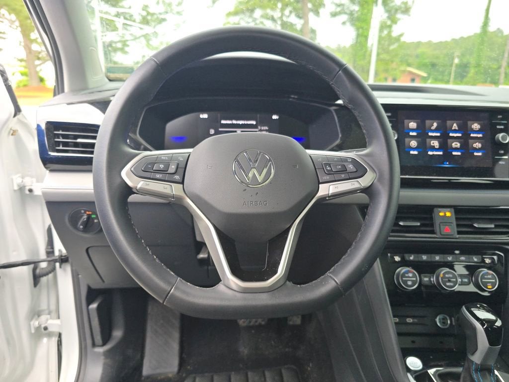 2024 Volkswagen Taos 1.5T SE Black