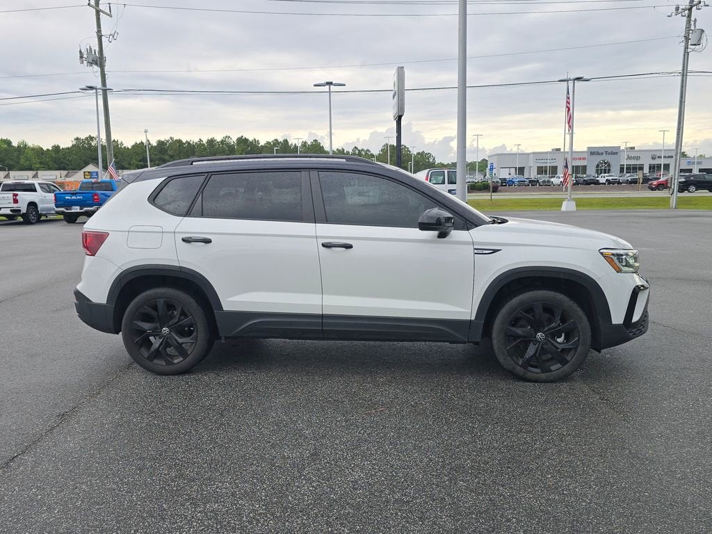 2024 Volkswagen Taos 1.5T SE Black