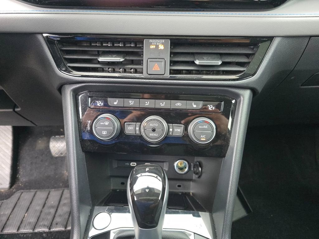 2024 Volkswagen Taos 1.5T SE Black