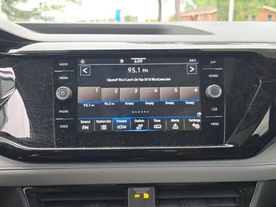2024 Volkswagen Taos 1.5T SE Black