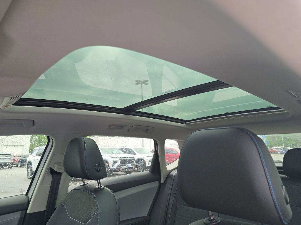 2024 Volkswagen Taos 1.5T SE Black