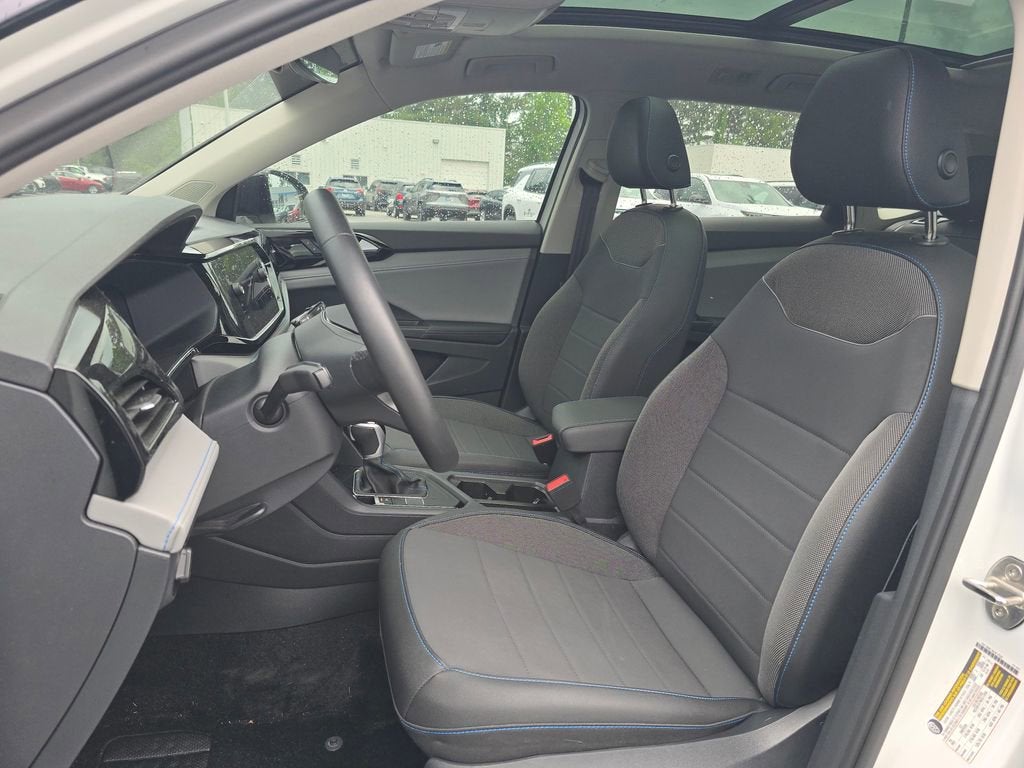 2024 Volkswagen Taos 1.5T SE Black